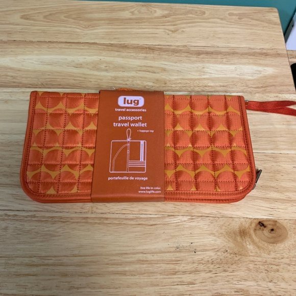 New Lug Tango zip quilted RFID travel wallet - Picture 1 of 3